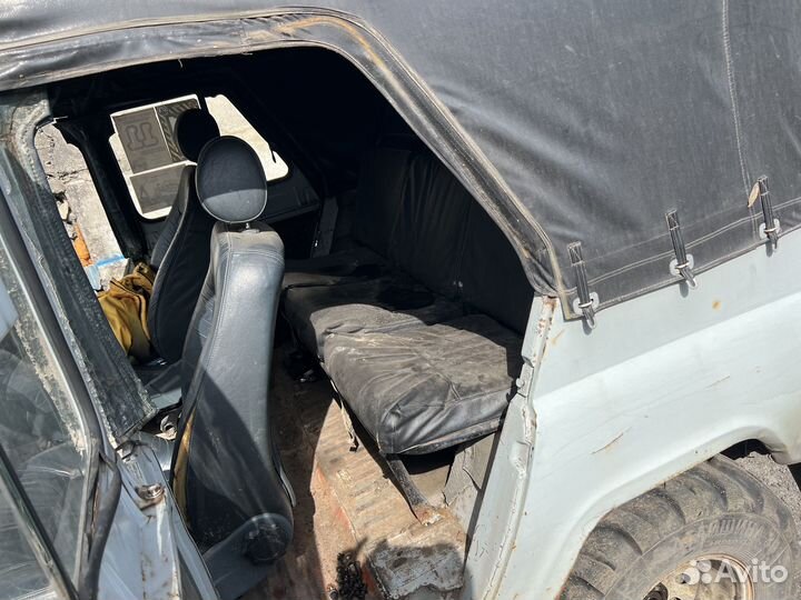 Бодрый УАЗ в разбор