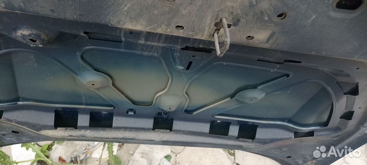 Капот веста