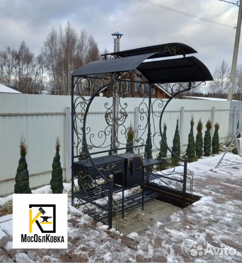 Кованый мангал с крышей