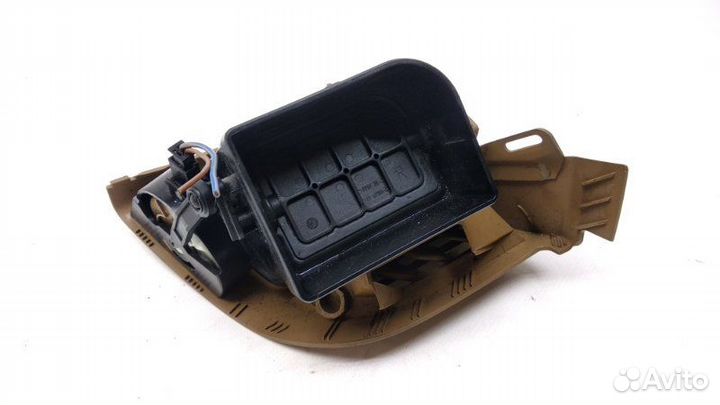 Дефлектор правый Mercedes-Benz E W211 3.0 CDI 2008