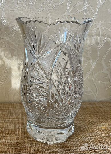 Хрустальная ваза