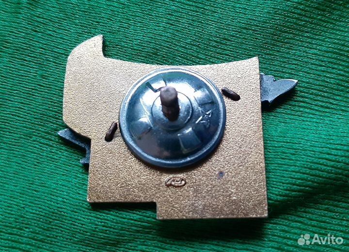 Редкие знаки-войска пво страны,отличник и другие