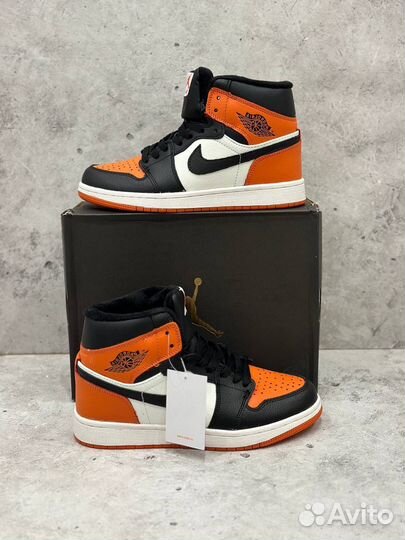 Кроссовки Nike air jordan 1