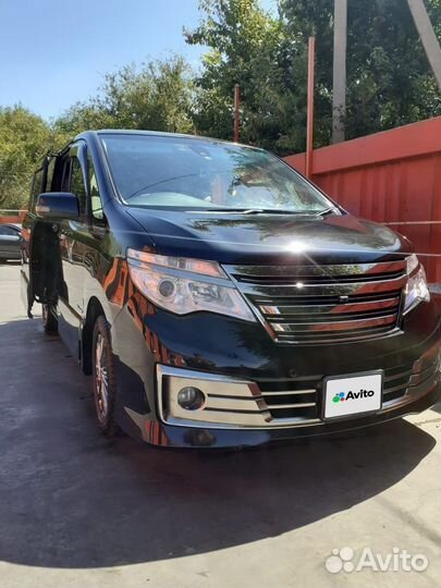 Nissan Serena, 2015