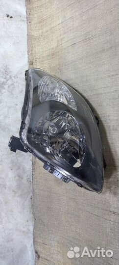 Фара правая Suzuki Swift с 2005г.в