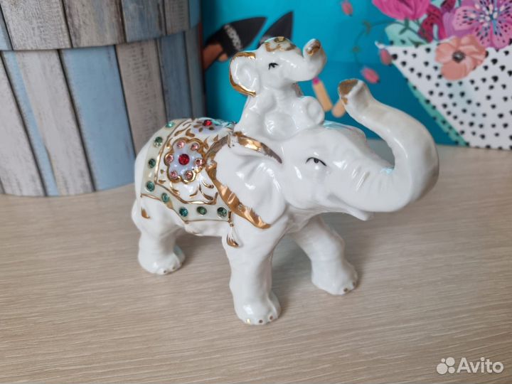 Сувенир интерьерный статуэтка Белый слон