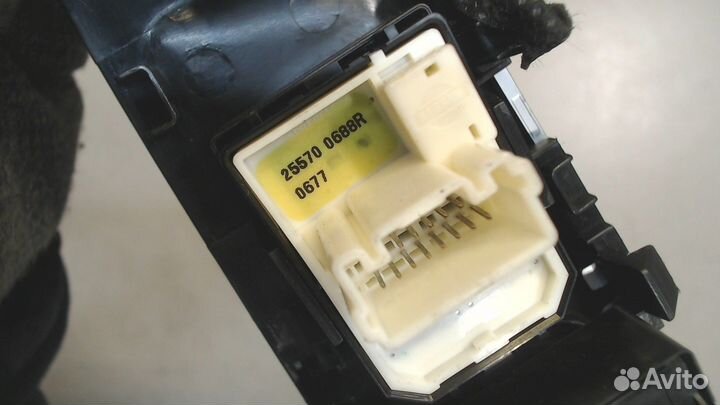 Кнопка стеклоподъемника Renault Koleos 2016, 2017