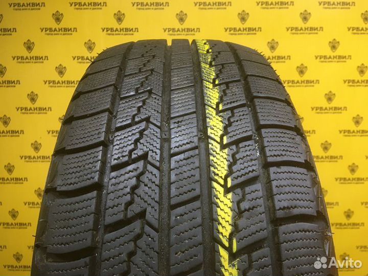 Roadstone Winguard Ice 215/55 R17 94Q