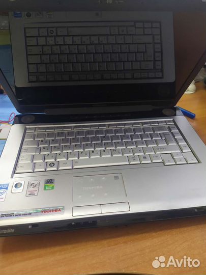 Продам ноутбук Toshiba б/у на запчасти