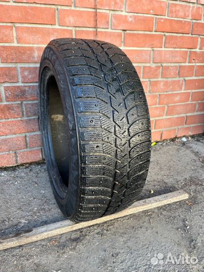 Bridgestone Ice Cruiser 5000 215/55 R16 93T