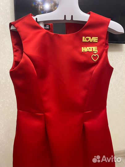 Платье love moschino