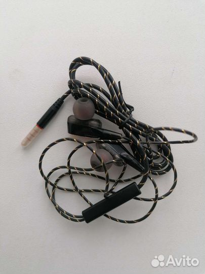 Наушники проводные