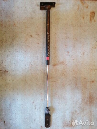 Амортизатор задней двери багажника