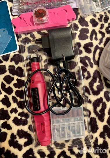 Маникюрный набор с лампой