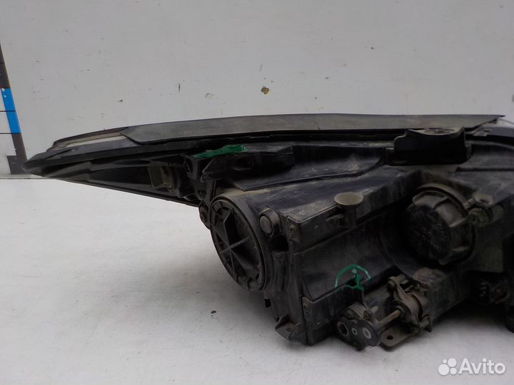 Фара левая Hyundai Genesis 2009