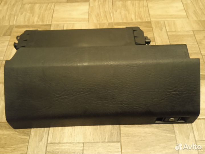 Вещевой ящик (бардачок) Audi 200 C3