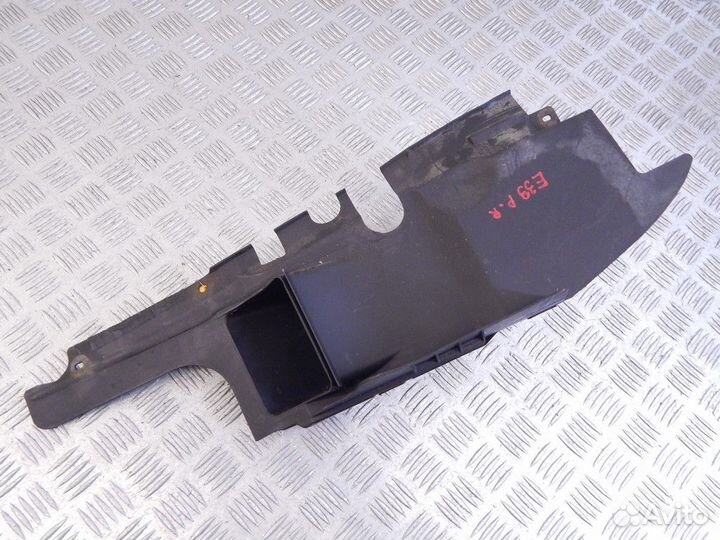 Воздуховод пластмассовый BMW E39