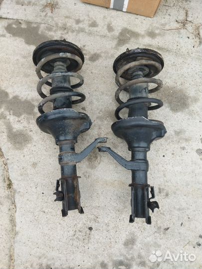 331046 Kyb Honda Element стойки передние в сборе