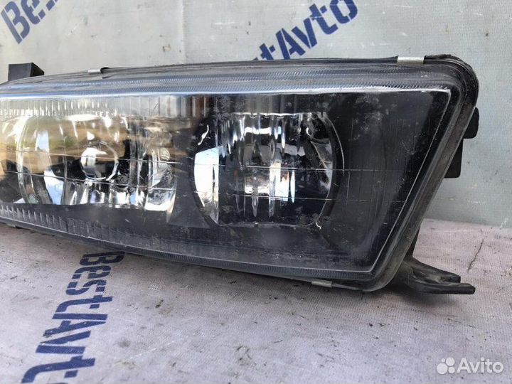Фара правая Mitsubishi Galant 8 1999