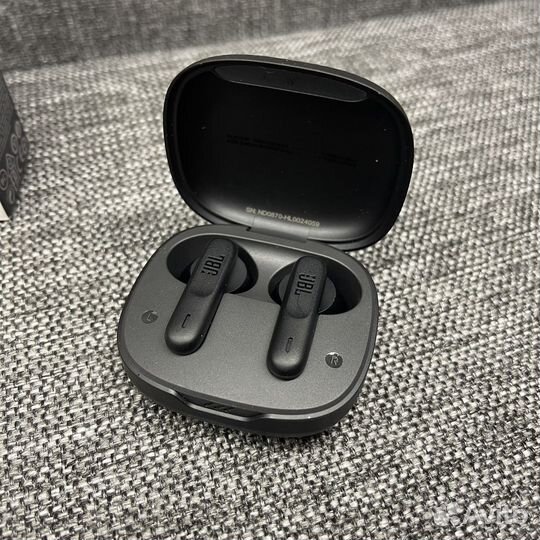 Беспроводные наушники JBL wave 300 TWS чёрные б/у