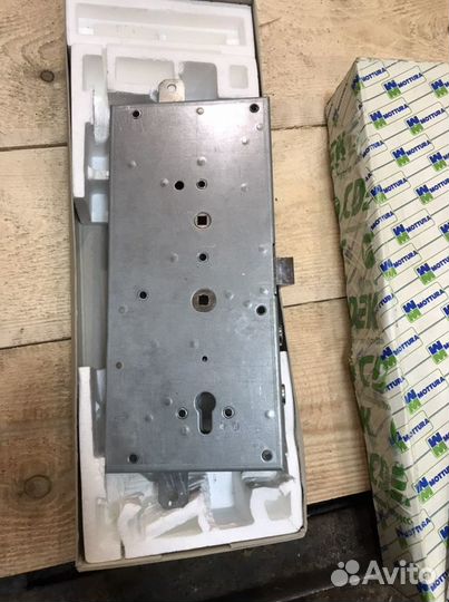 Замок mottura gorilla 85204 DR SR