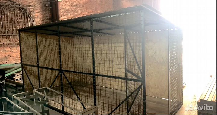 Вольер с будкой