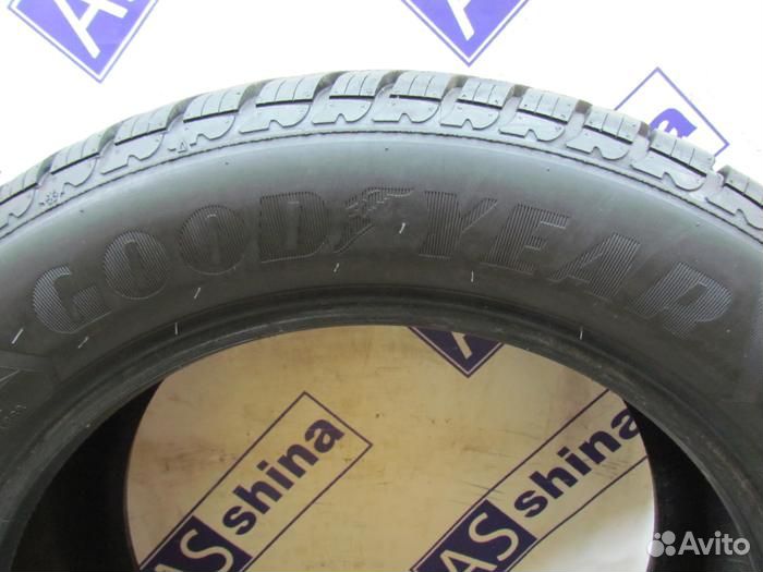Goodyear UltraGrip 8 Performance 225/55 R17 102R