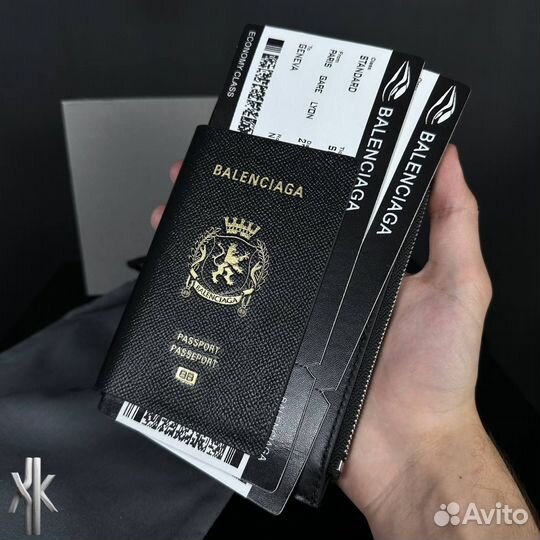 Balenciaga Passport кошелек