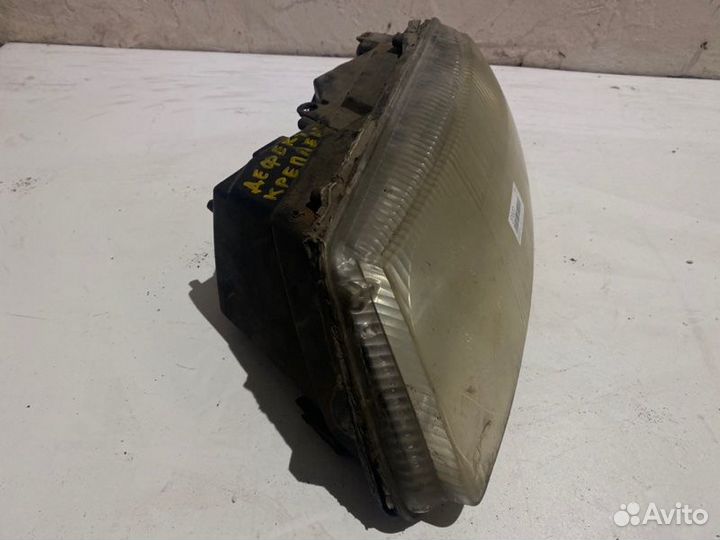 Фара левая Volkswagen Passat B5 1996-2000