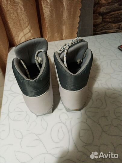 Лыжные ботинки