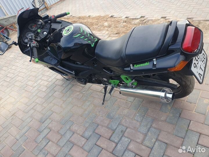 Kawasaki zzr400-2