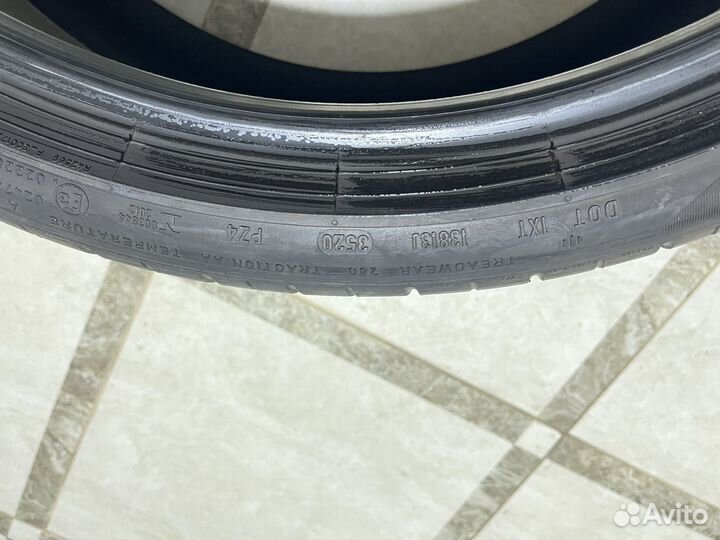 Pirelli P Zero 35/30 R21 и 7/28 R15.5 21Y