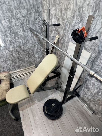 Стойка для штанги, гриф, блины, скамья