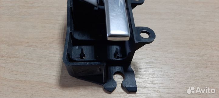 Ручка двери внутренняя правая Форд Фокус 2
