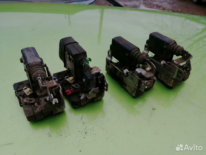 Замок двери Renault Logan