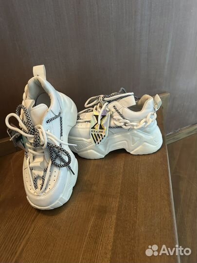 Кроссовки для девочки 35 размер