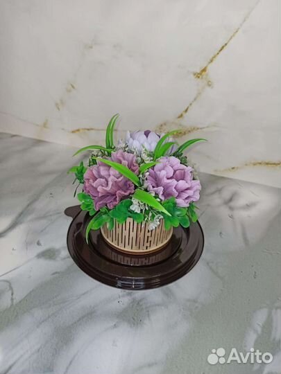 Мини букетик из ирисов и хризантемы