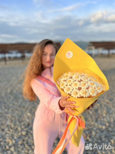 Букеты из шоколада к 8 Марта