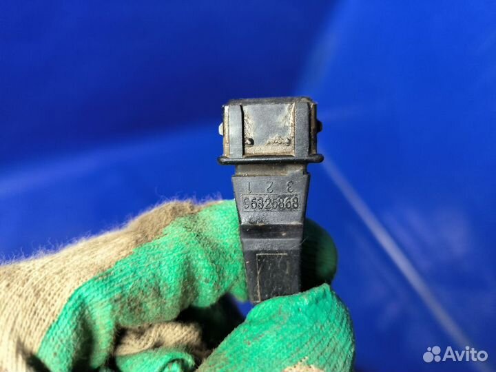 Датчик положения коленвала Chevrolet Aveo 255