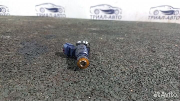 Форсунка топливная Kia Ceed 1 рест G4FA 2010