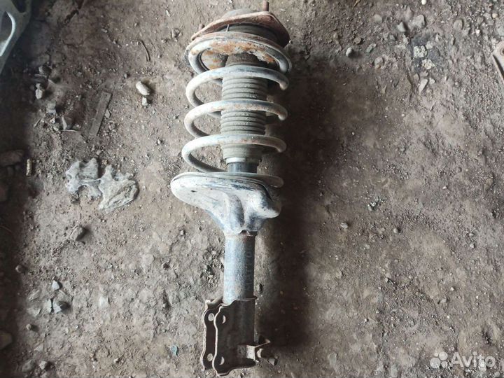 Стойка передняя правая Hyundai Matrix