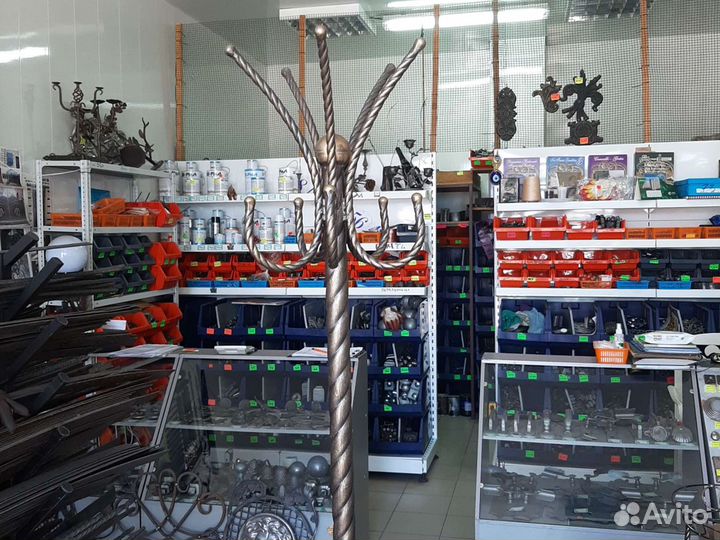 Кованая вешалка