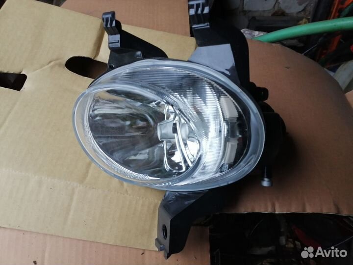 Фара противотуманная левая Peugeot 206