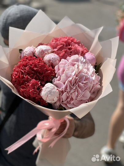 Букет из пионы и Гортензия