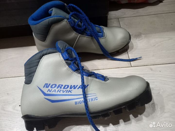 Лыжные ботинки