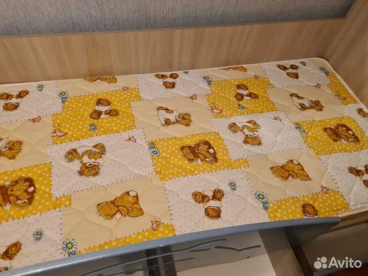 Детская кровать в идеальном состоянии