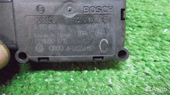 Моторчик заслонки печки Audi Allroad quattro 2005