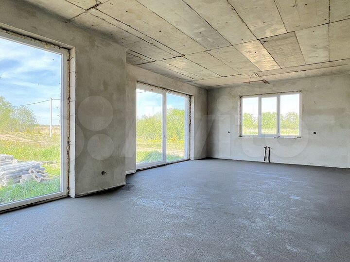 Дом 180 м² на участке 7 сот.