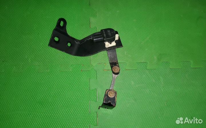 Датчик положения кузова mitsubishi pajero 4