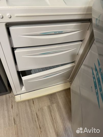 Холодильник бу stinol